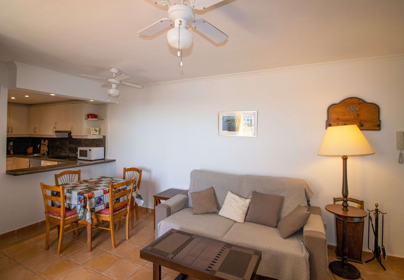 Apartment in Alcocebre / Alcossebre - Apartamento Playa Cargador con parking y piscina