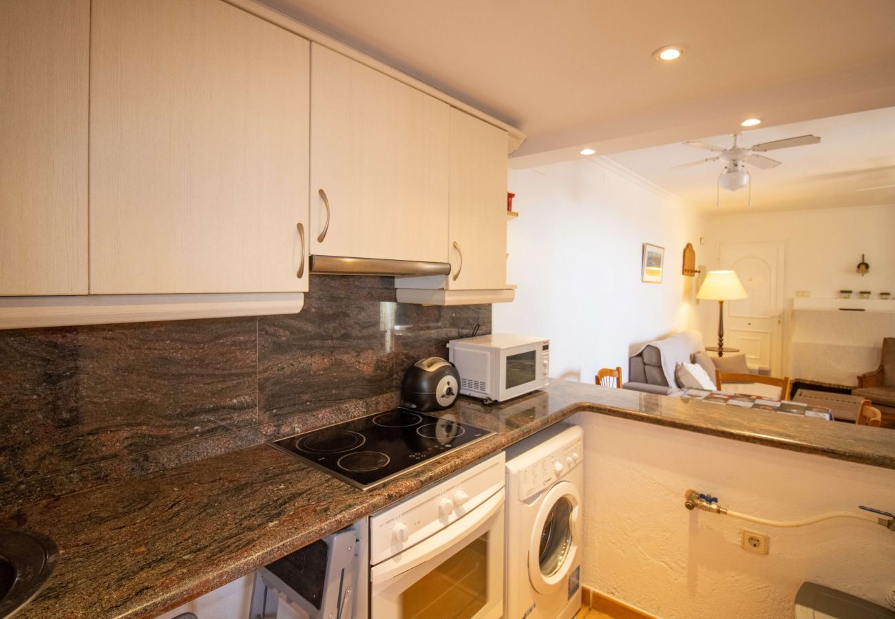 Apartment in Alcocebre / Alcossebre - Apartamento Playa Cargador con parking y piscina