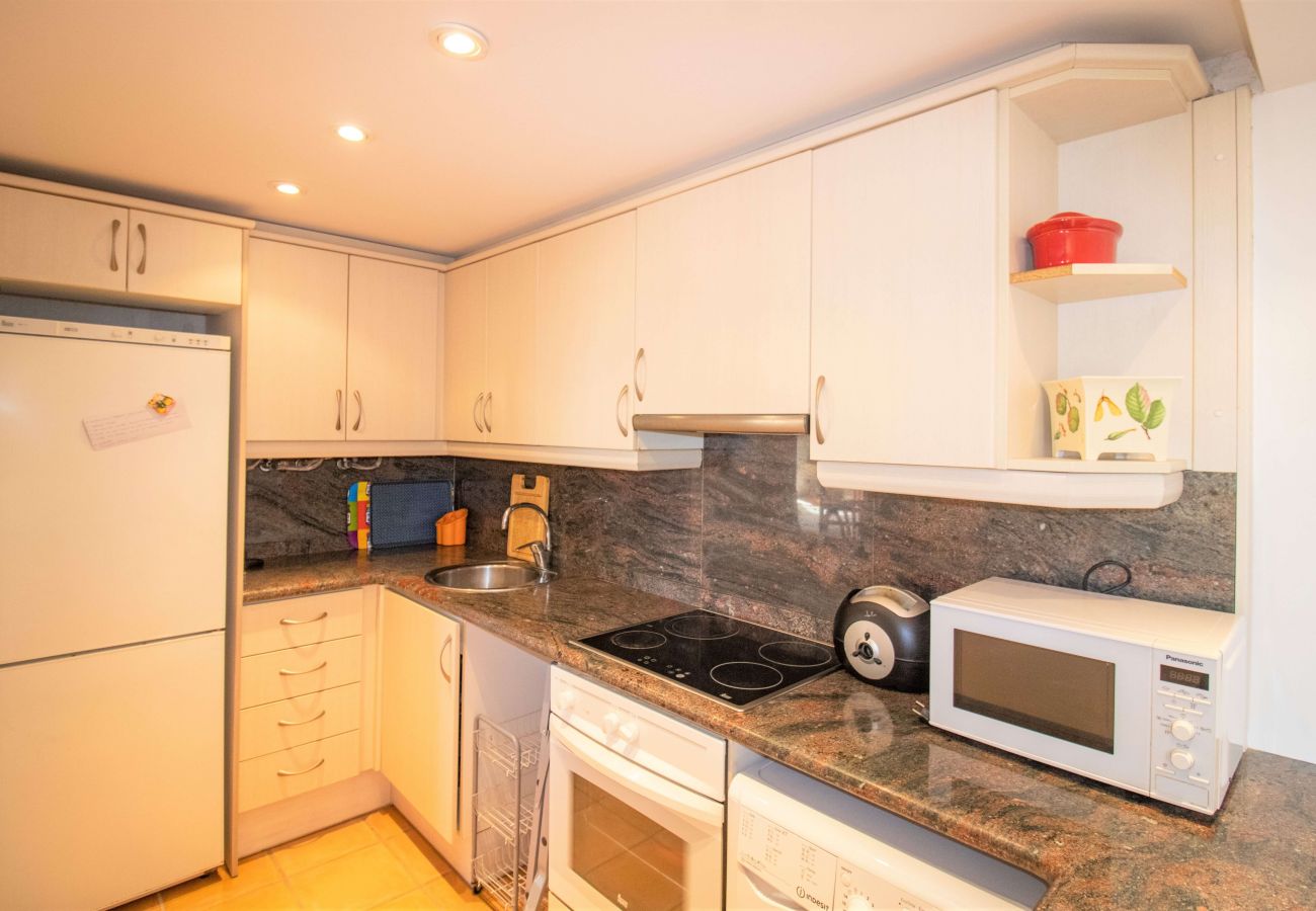 Apartment in Alcocebre / Alcossebre - Apartamento Playa Cargador con parking y piscina