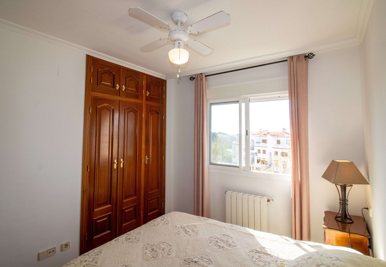 Apartment in Alcocebre / Alcossebre - Apartamento Playa Cargador con parking y piscina