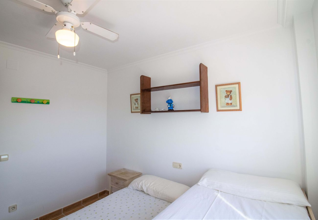 Apartment in Alcocebre / Alcossebre - Apartamento Playa Cargador con parking y piscina