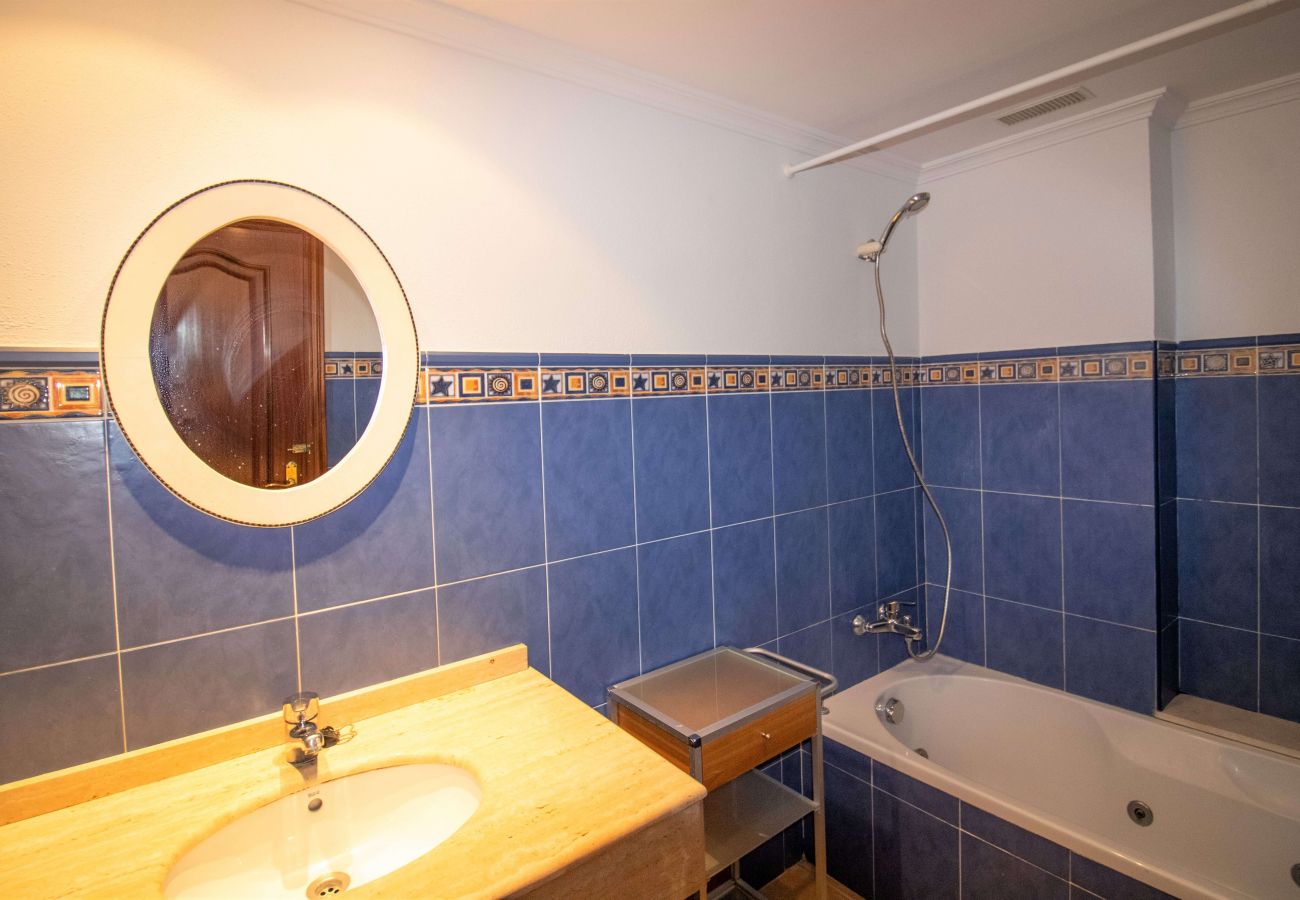 Apartment in Alcocebre / Alcossebre - Apartamento Playa Cargador con parking y piscina
