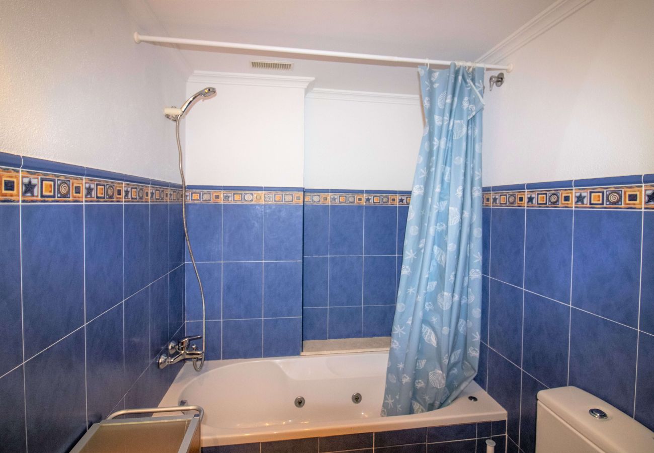 Apartment in Alcocebre / Alcossebre - Apartamento Playa Cargador con parking y piscina