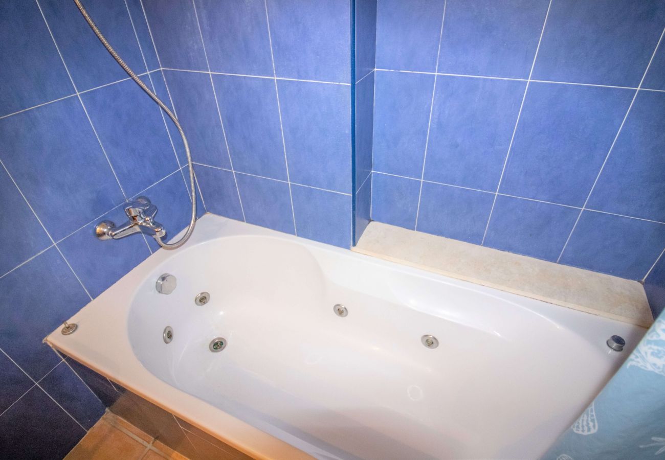 Apartment in Alcocebre / Alcossebre - Apartamento Playa Cargador con parking y piscina