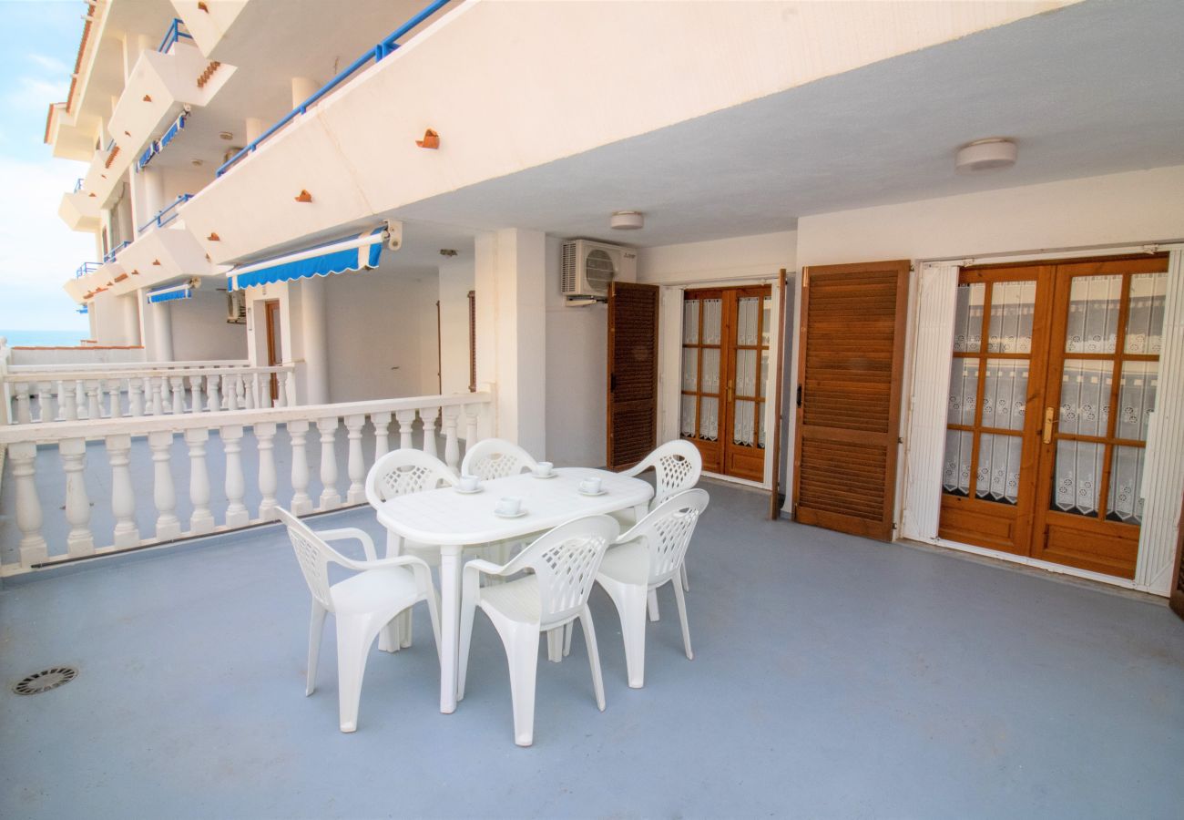 Apartment in Alcocebre / Alcossebre - PLANTA BAJA en Primera línea Playa Cargador