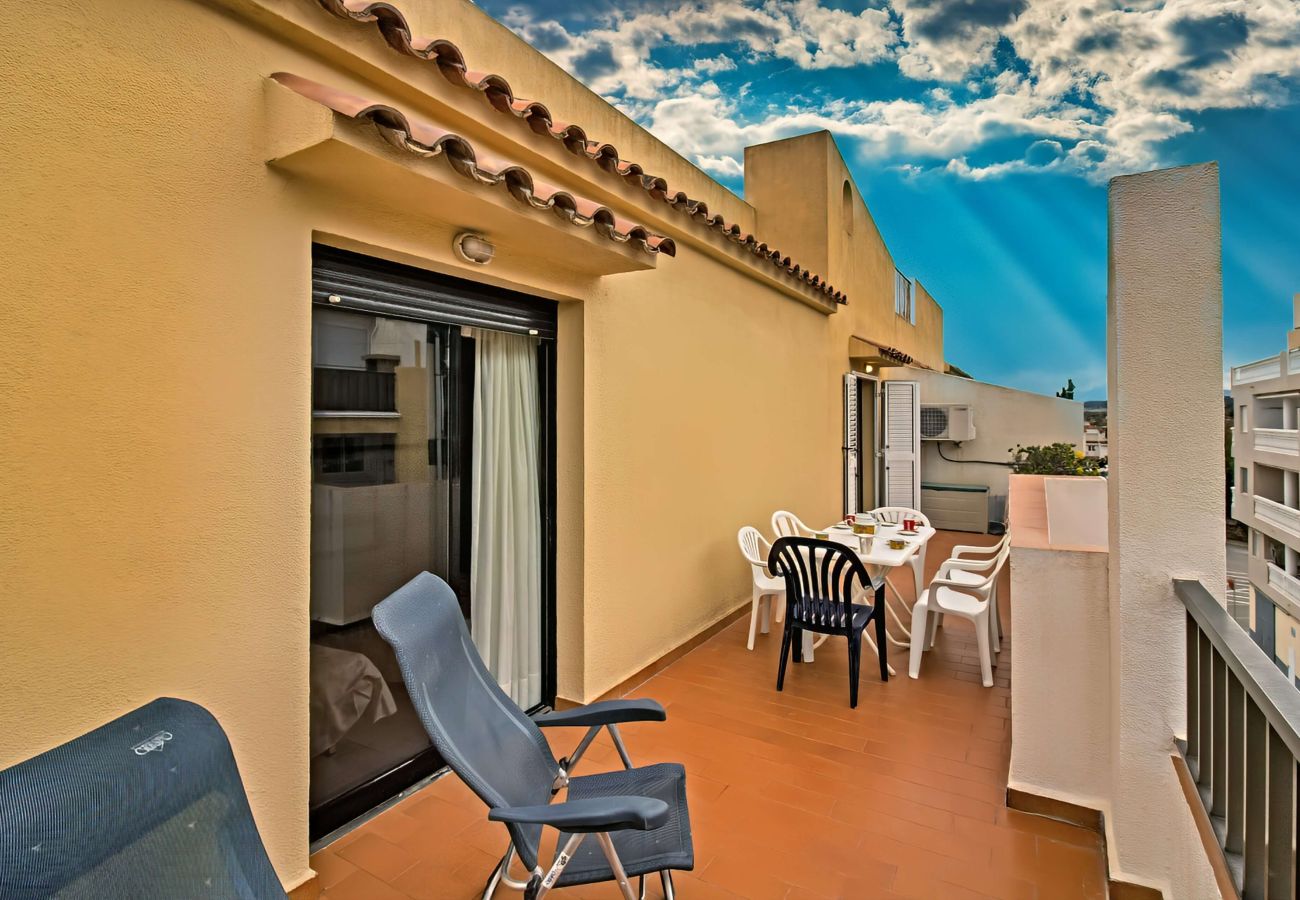 Apartment in Alcocebre / Alcossebre - Playa Cargador - Atico con terraza y piscina