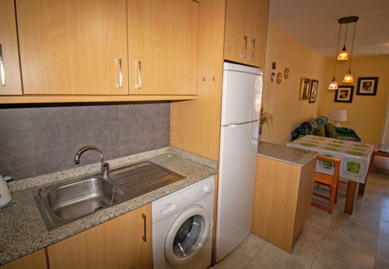 Apartment in Alcocebre / Alcossebre - Playa Cargador - Apartamento con A/A y terraza