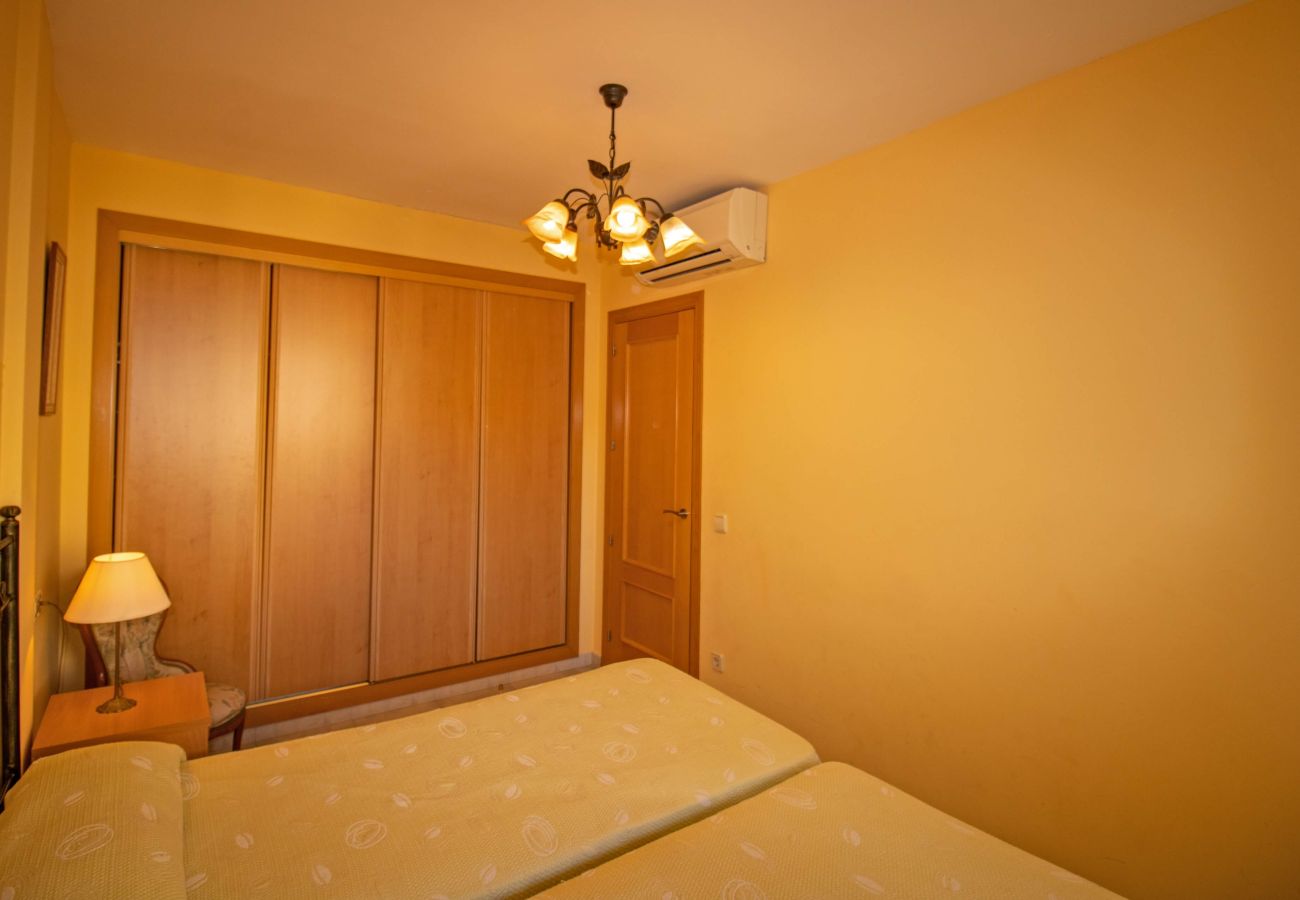 Apartment in Alcocebre / Alcossebre - Playa Cargador - Apartamento con A/A y terraza