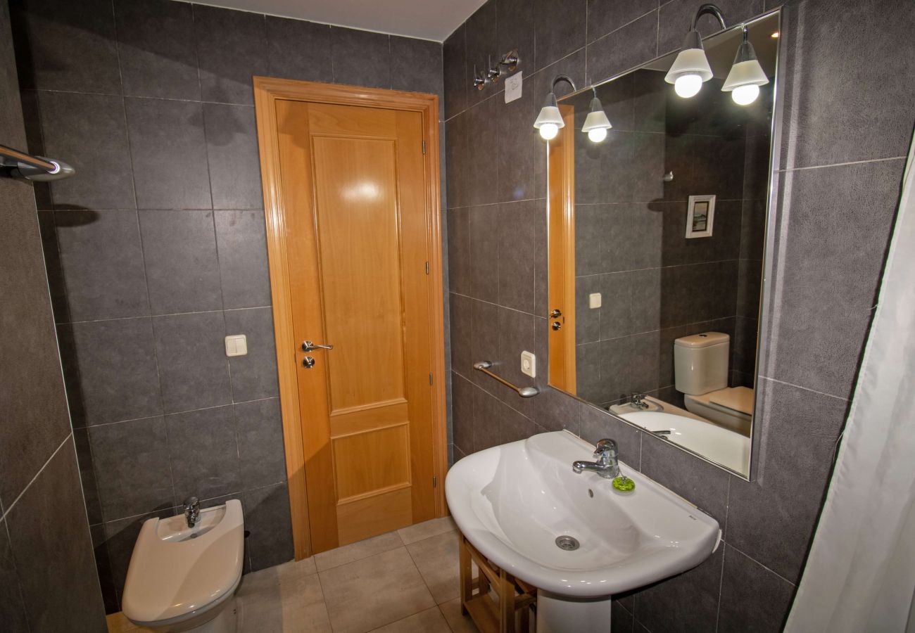Apartment in Alcocebre / Alcossebre - Playa Cargador - Apartamento con A/A y terraza