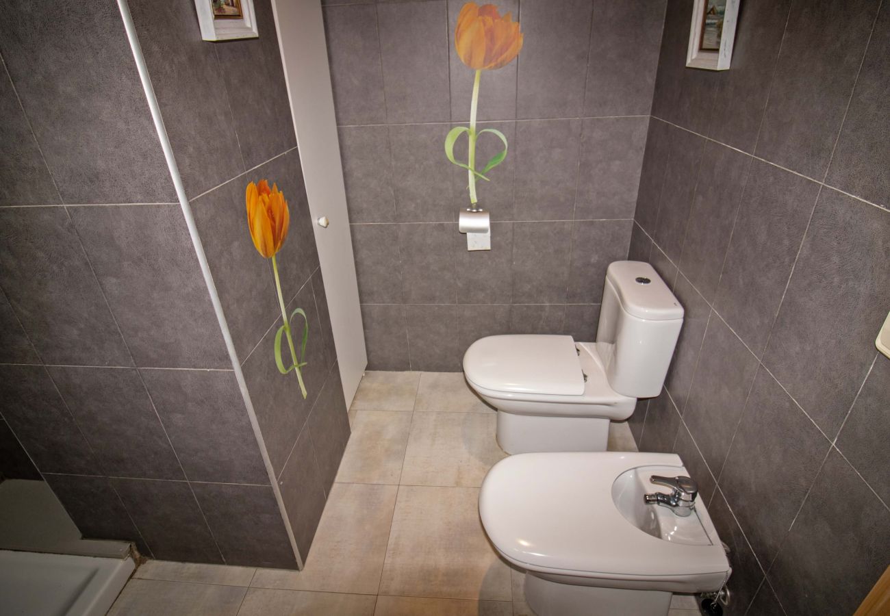 Apartment in Alcocebre / Alcossebre - Playa Cargador - Apartamento con A/A y terraza