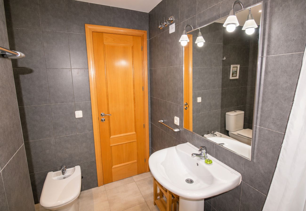 Apartment in Alcocebre / Alcossebre - Playa Cargador - Apartamento con A/A y terraza