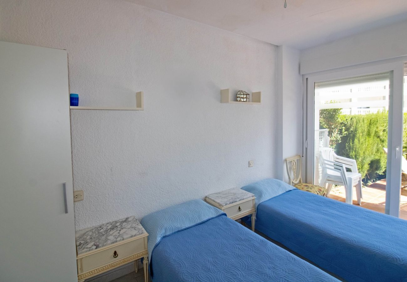 Apartment in Alcocebre / Alcossebre - Planta baja con jardín privado - Primera línea