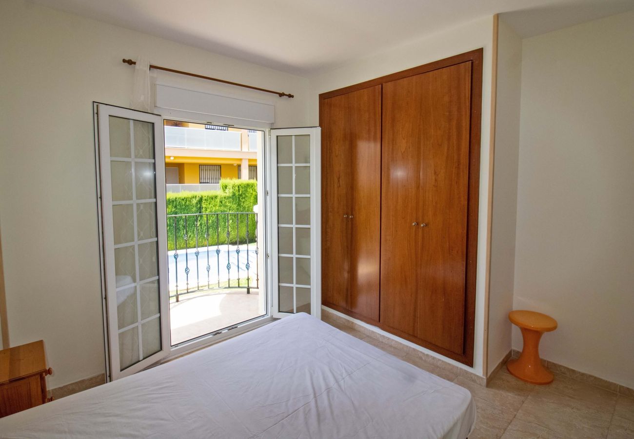 Apartment in Alcocebre / Alcossebre - Planta baja frente a la piscina - Madeira
