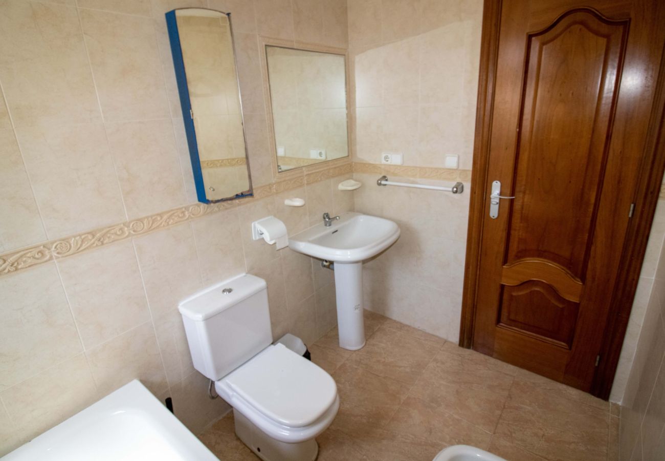 Apartment in Alcocebre / Alcossebre - Planta baja frente a la piscina - Madeira