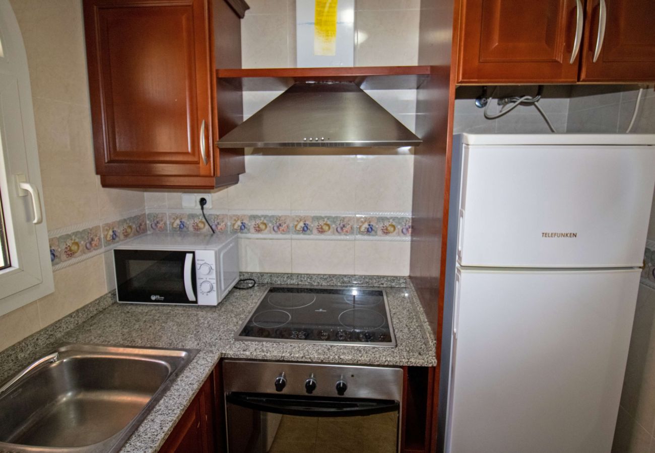 Apartment in Alcocebre / Alcossebre - Planta baja frente a la piscina - Madeira