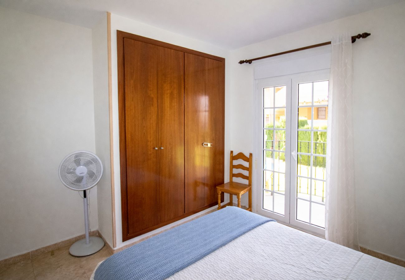 Apartment in Alcocebre / Alcossebre - Bajo con terraza junto a la piscina - Madeira