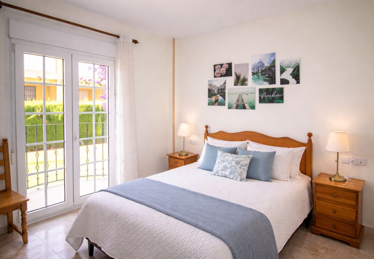 Apartment in Alcocebre / Alcossebre - Bajo con terraza junto a la piscina - Madeira