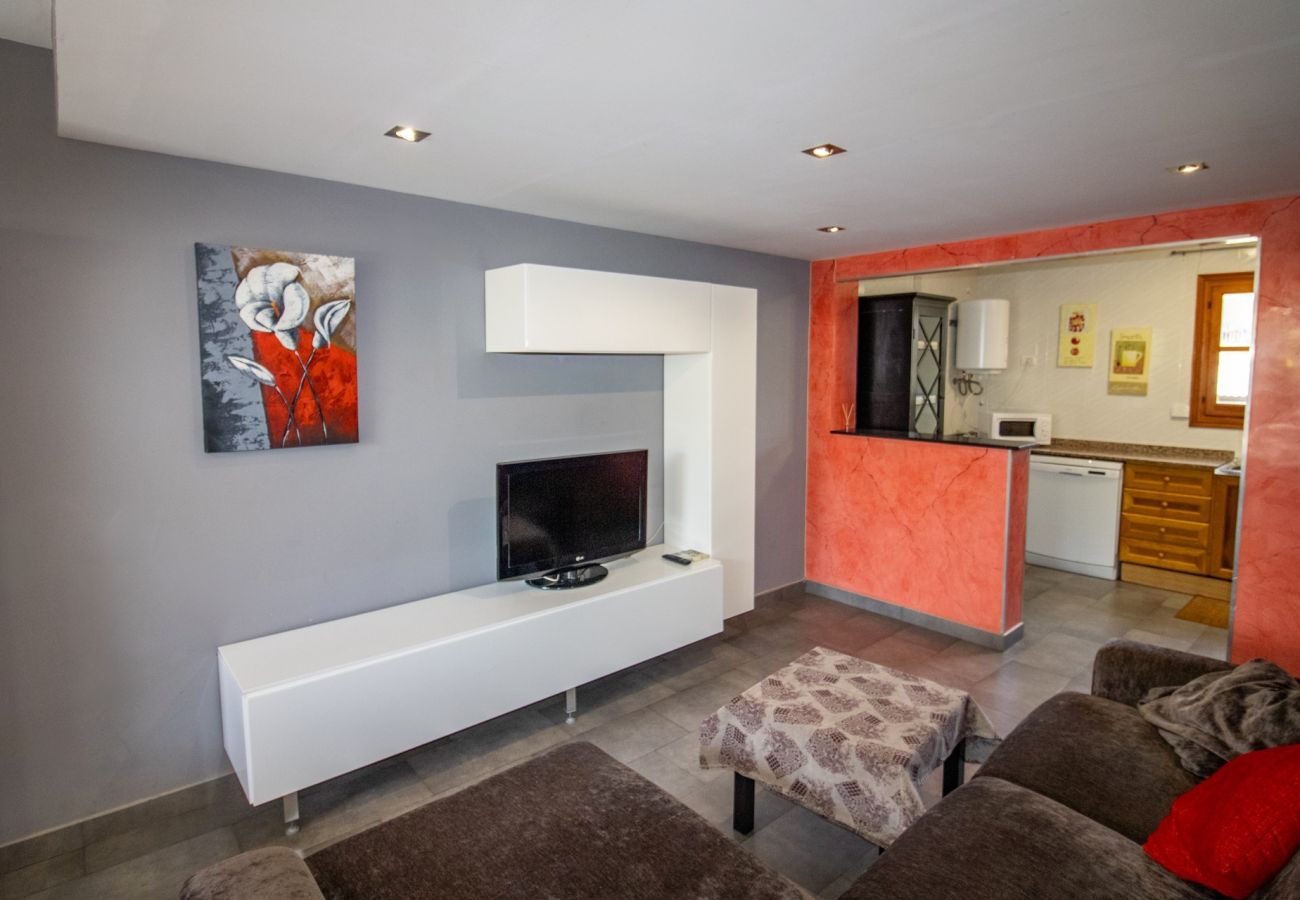 Townhouse in Alcocebre / Alcossebre - Casa Independiente a 100 metros de Playa Cargador