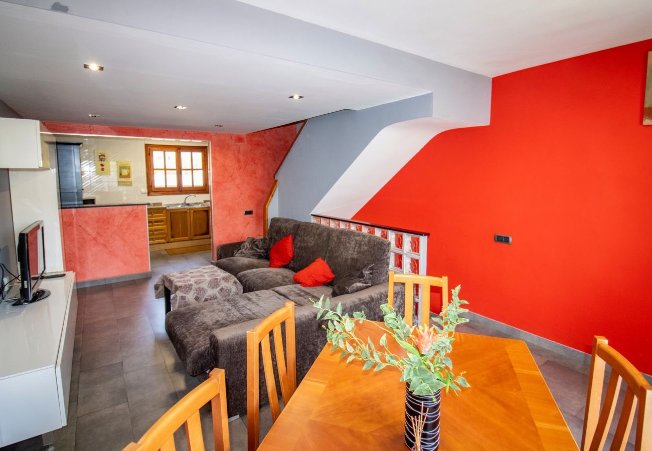 Townhouse in Alcocebre / Alcossebre - Casa Independiente a 100 metros de Playa Cargador