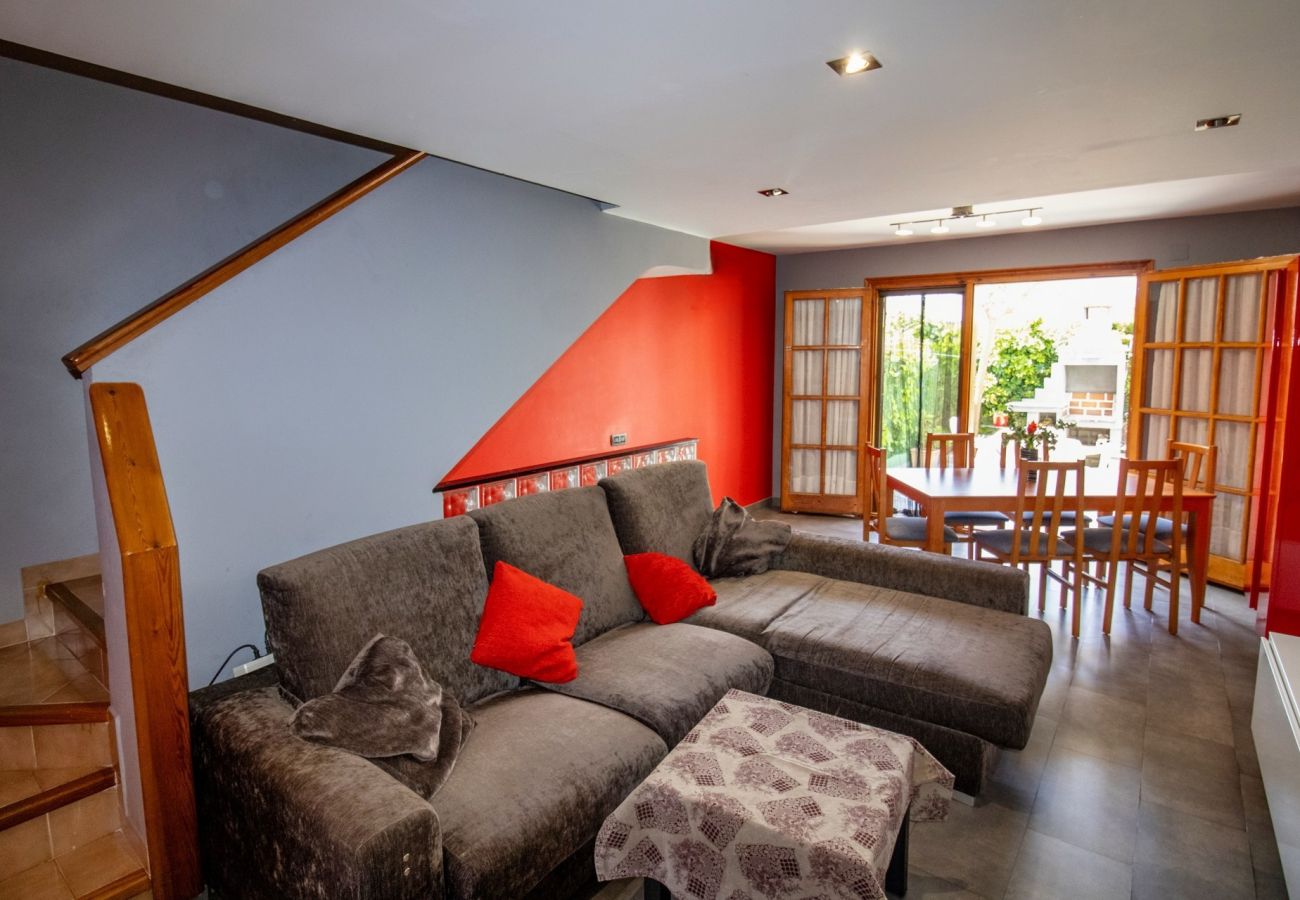 Townhouse in Alcocebre / Alcossebre - Casa Independiente a 100 metros de Playa Cargador