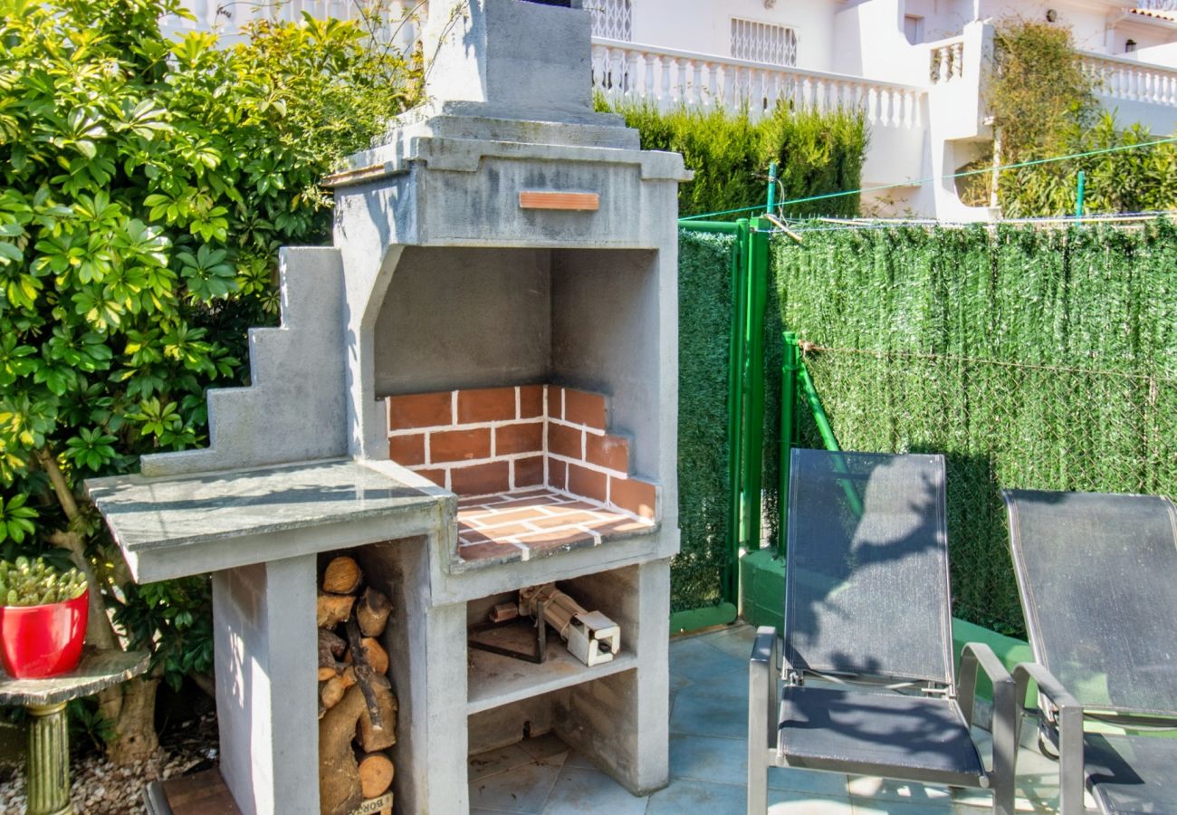 Townhouse in Alcocebre / Alcossebre - Casa Independiente a 100 metros de Playa Cargador