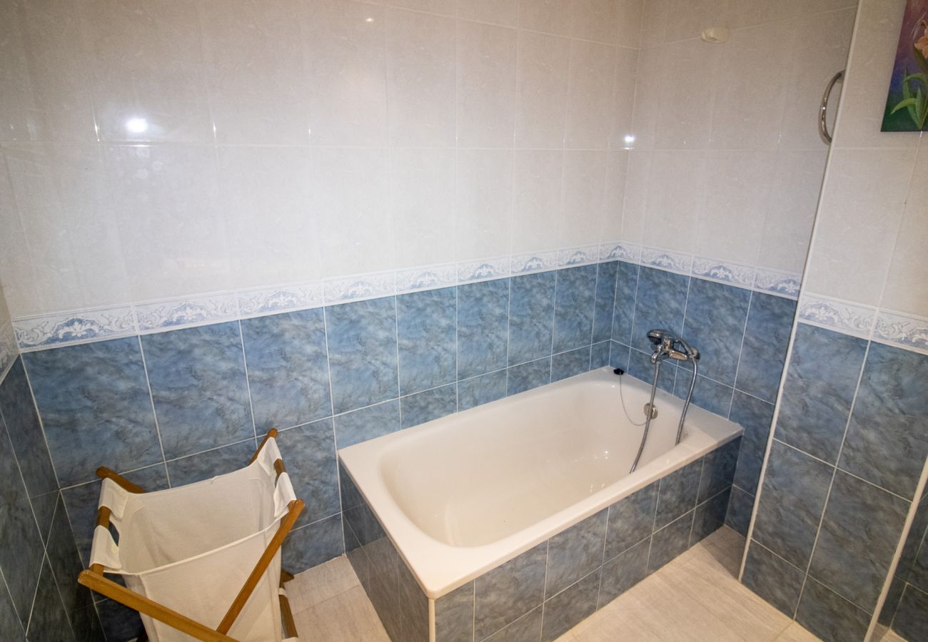 Apartment in Alcocebre / Alcossebre - Bajo frente a la piscina - Playa Cargador