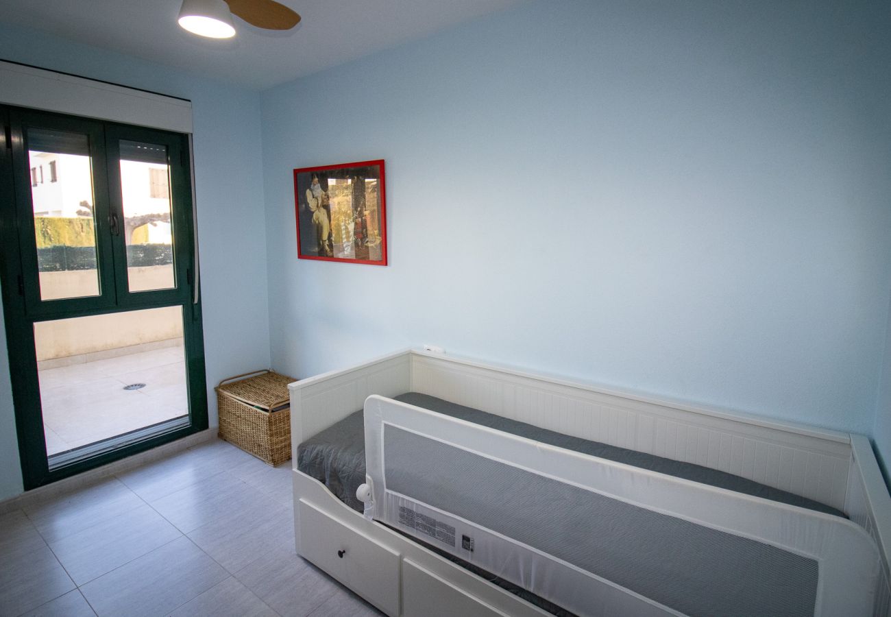 Apartment in Alcocebre / Alcossebre - Bajo frente a la piscina - Playa Cargador