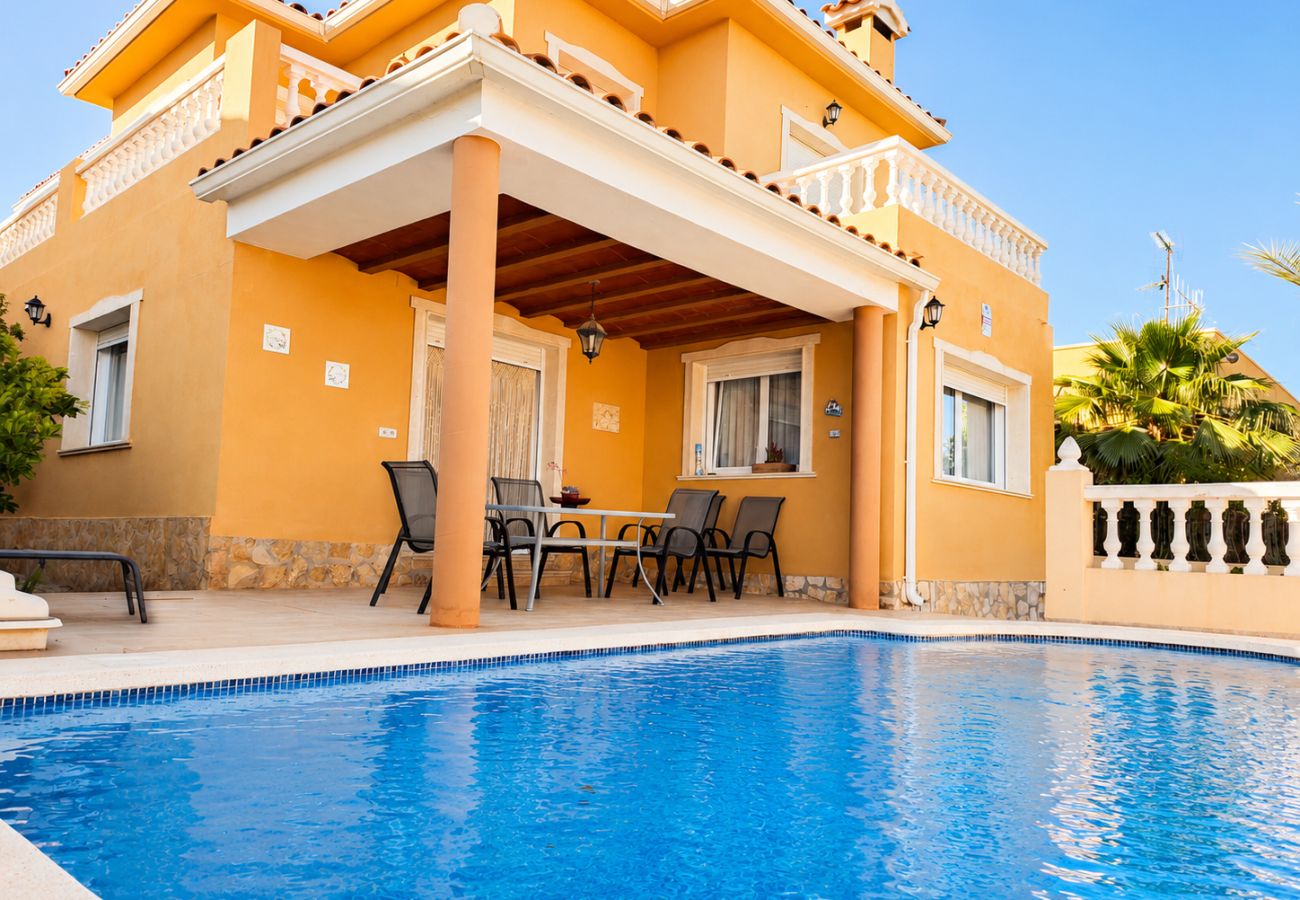 Villa in Alcocebre / Alcossebre - Villa con piscina en la playa Cargador