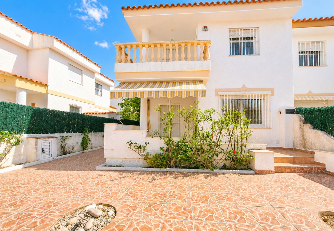 House in Alcocebre / Alcossebre - Villa Tres Playas | Gran patio privado · Piscina ·