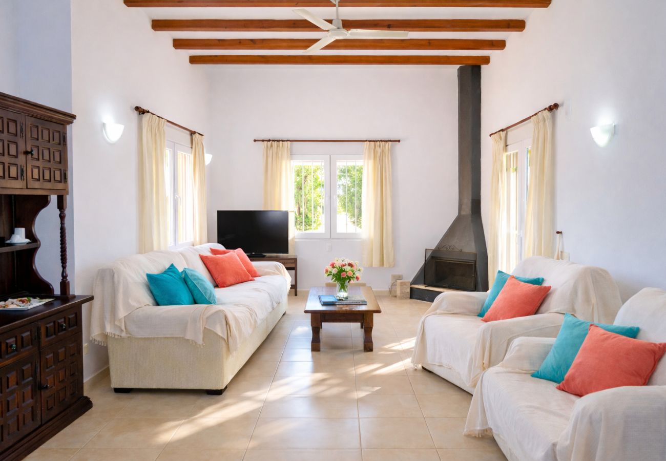 Villa à Alcocebre / Alcossebre - Villa con Piscina Privada y 2.000m² de Jardín