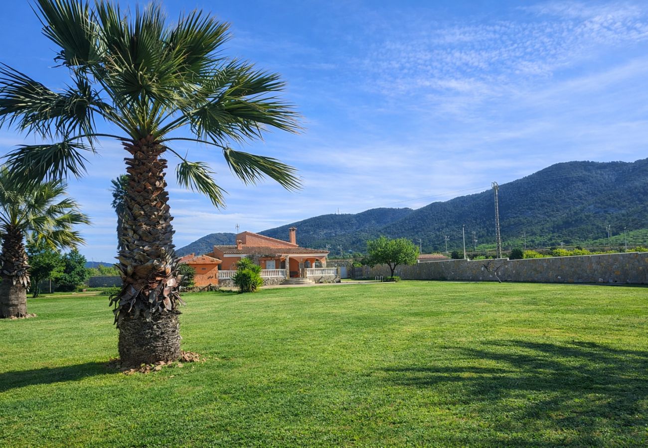 Villa à Alcocebre / Alcossebre - Villa con Piscina Privada y 2.000m² de Jardín