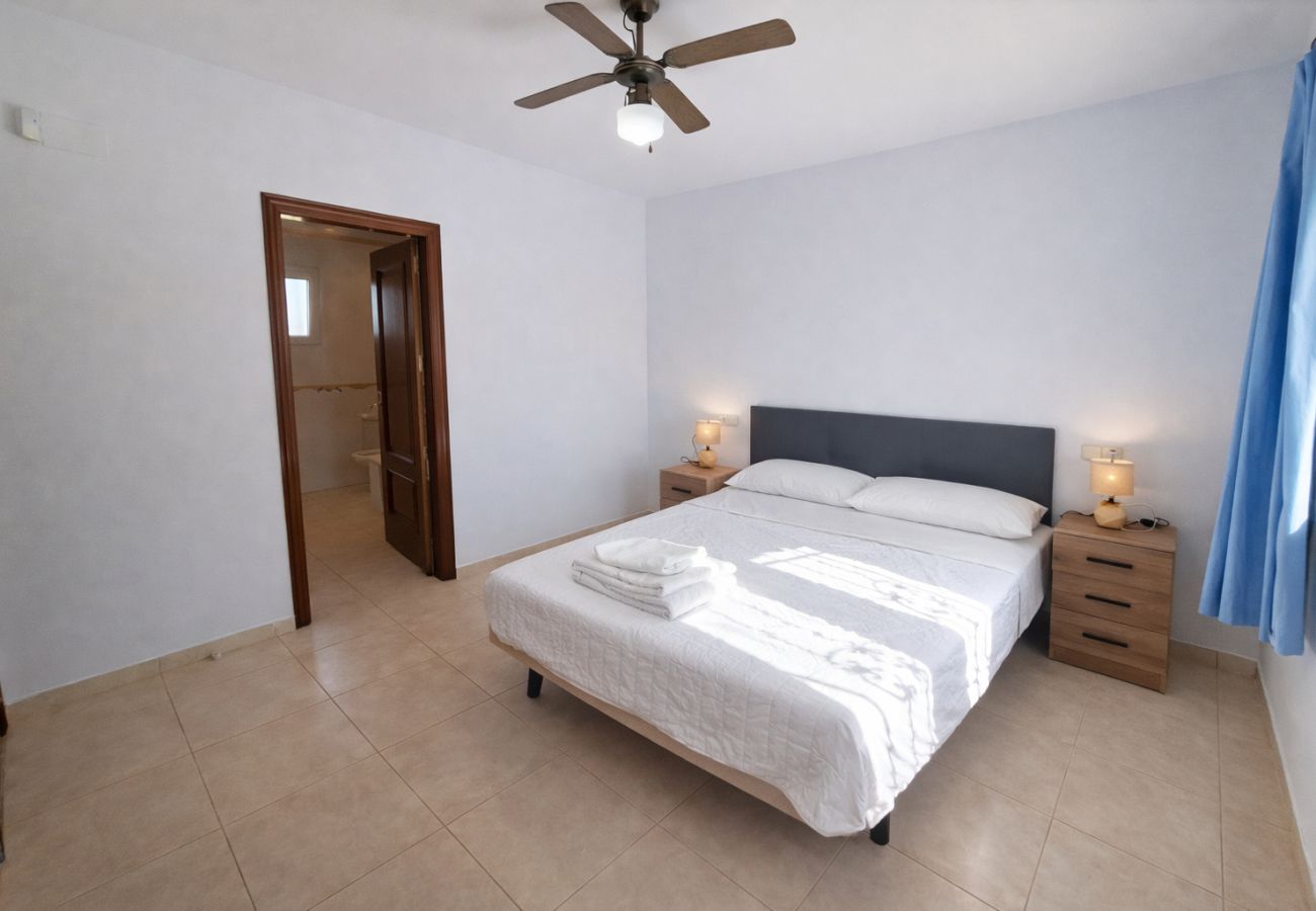 Villa à Alcocebre / Alcossebre - Villa con Piscina Privada y 2.000m² de Jardín