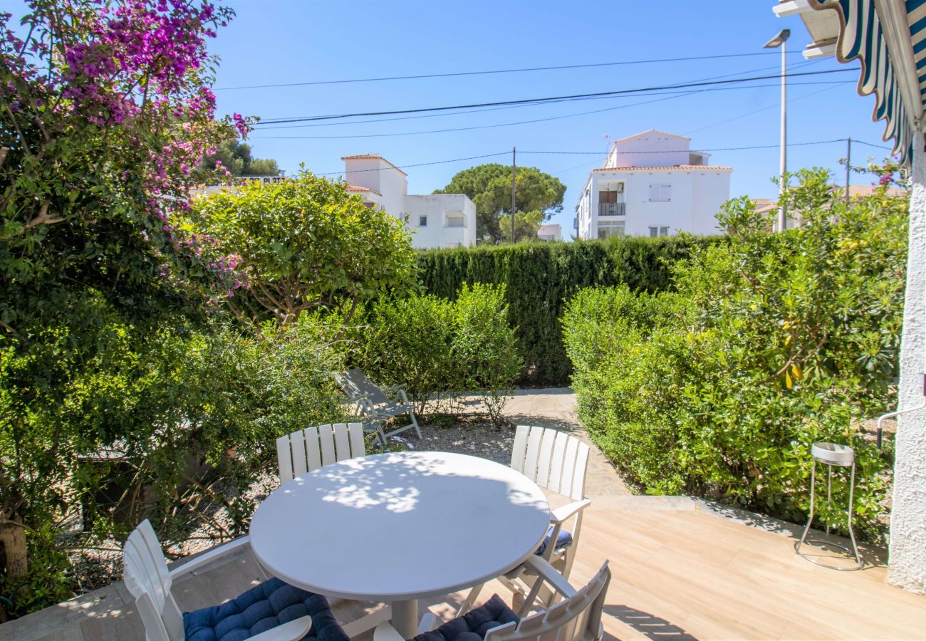 Maison mitoyenne à Alcocebre / Alcossebre - Bungalow con terraza y jardín privdo LAS FUENTES