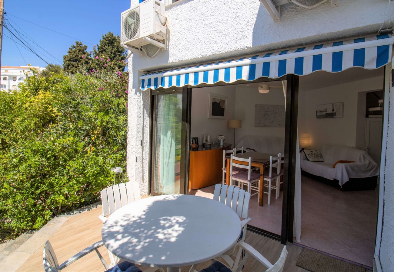 Maison mitoyenne à Alcocebre / Alcossebre - Bungalow con terraza y jardín privdo LAS FUENTES