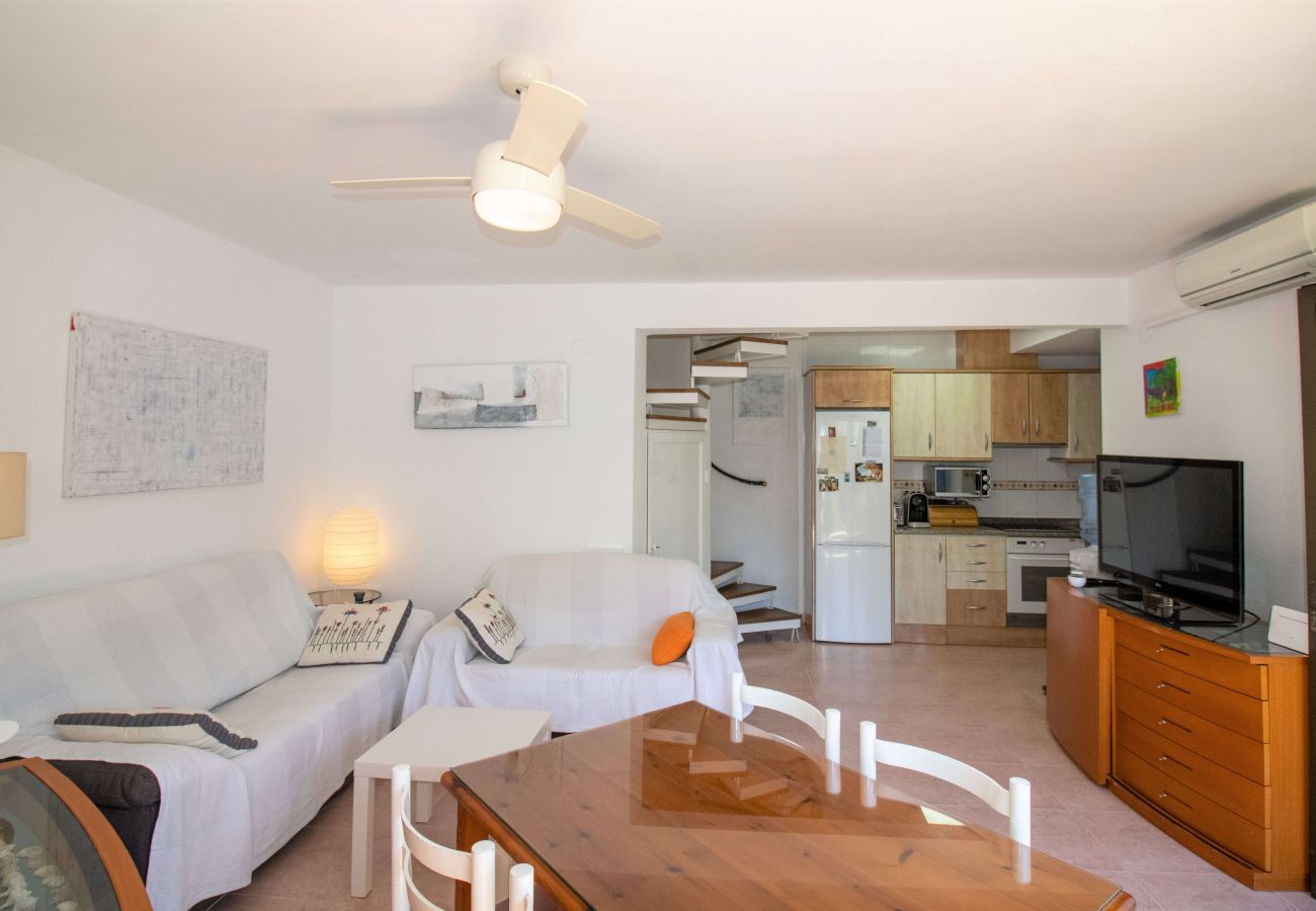 Bungalow à Alcocebre / Alcossebre - Bungalow con terraza y jardín LAS FUENTES