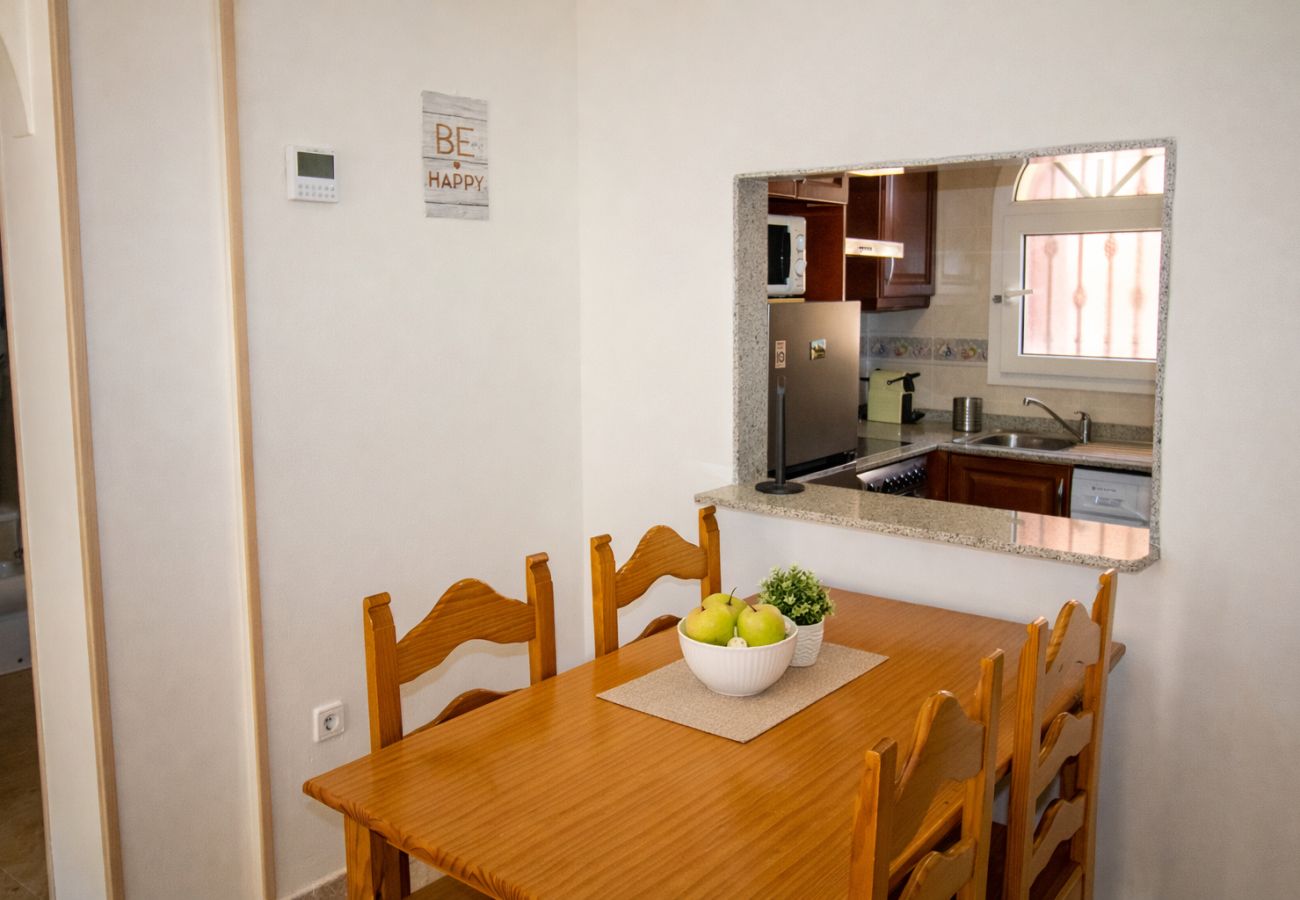 Appartement à Alcocebre / Alcossebre - Bajo con terraza junto a la piscina - Madeira