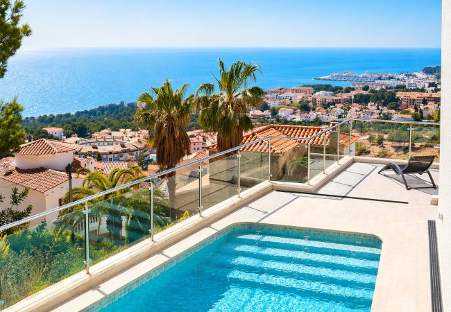 villa à Alcoceber / Alcossebre - Luxury Villa con piscina y vistas privilegiadas