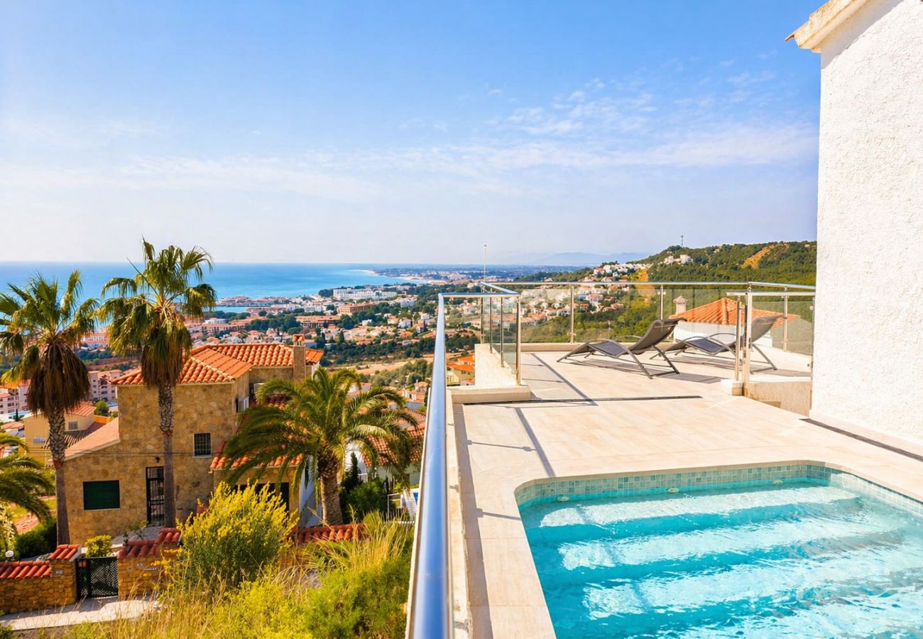 Villa à Alcocebre / Alcossebre - Luxury Villa con piscina y vistas privilegiadas