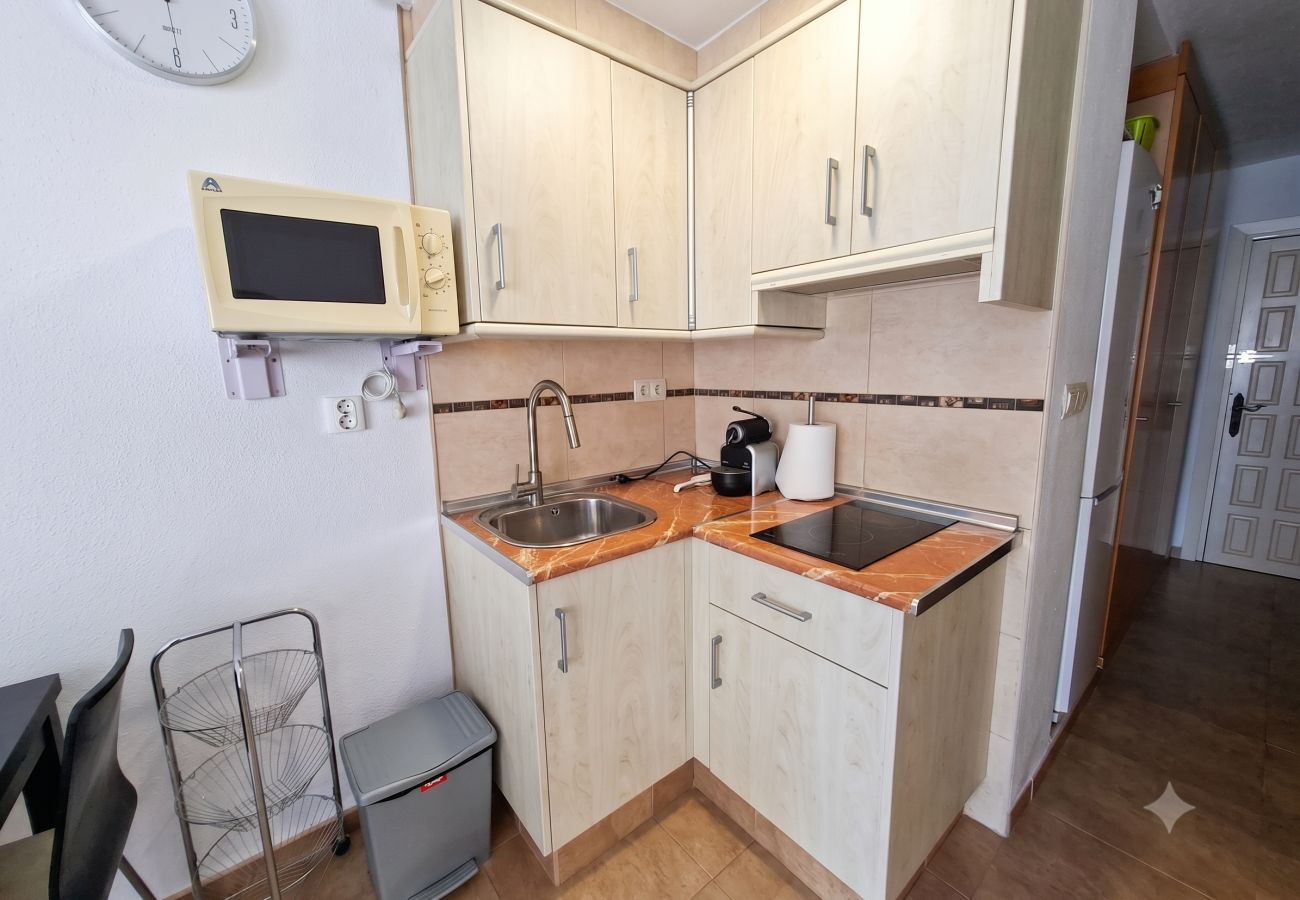 Appartement à Alcocebre / Alcossebre - Eurhostal · Apartamento para 4 en 1ª línea playa