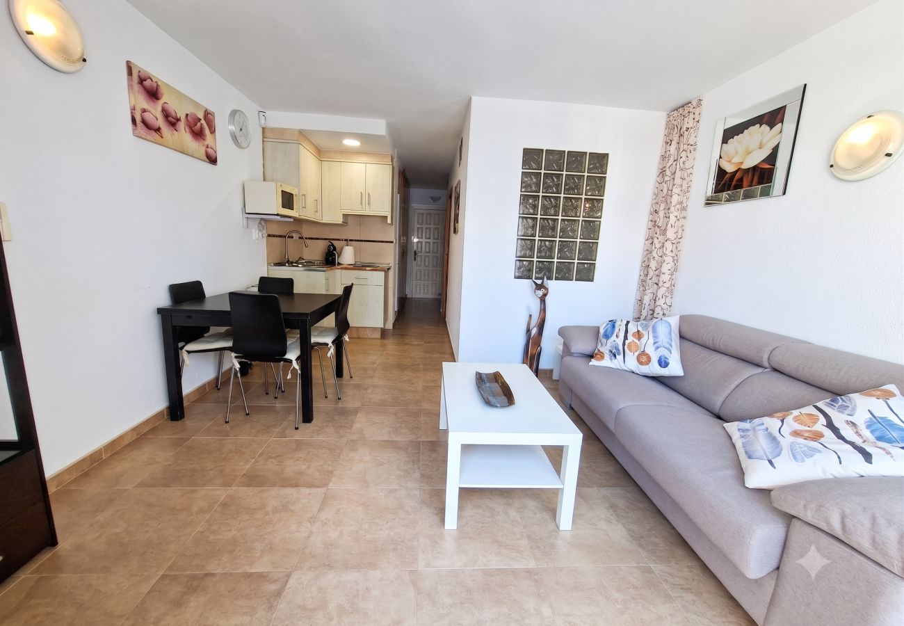 Appartement à Alcocebre / Alcossebre - Eurhostal · Apartamento para 4 en 1ª línea playa