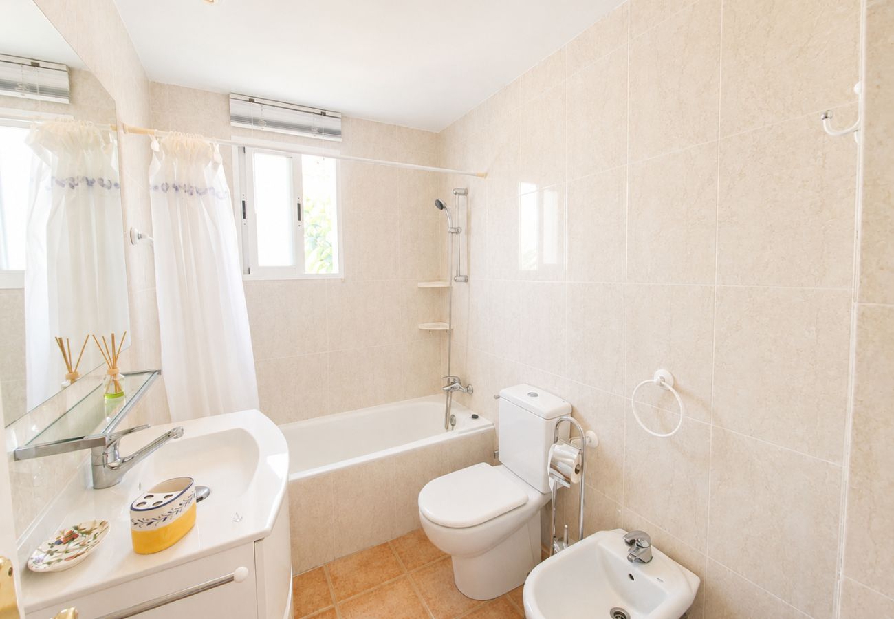 Maison à Alcocebre / Alcossebre - Villa Tres Playas | Gran patio privado · Piscina ·