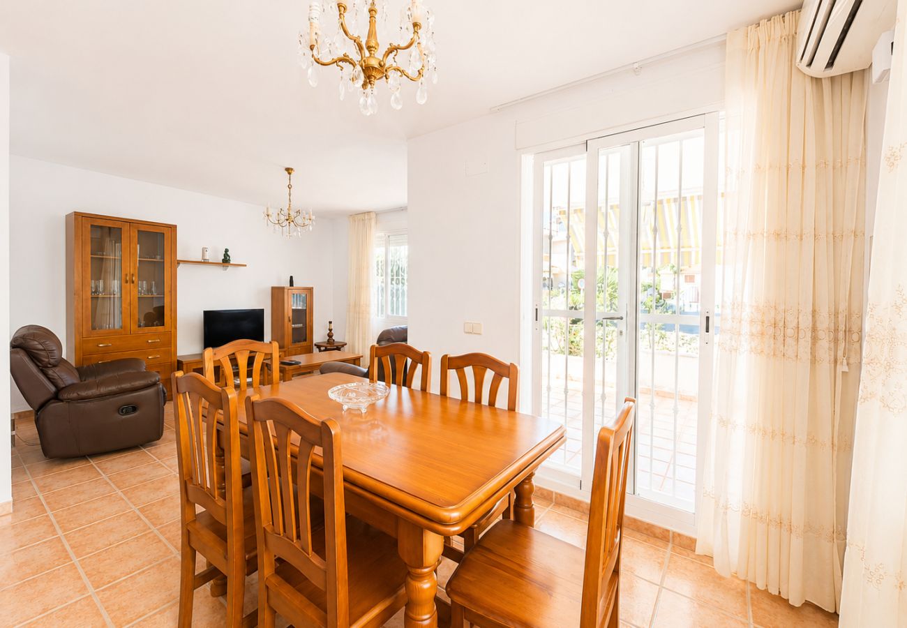 Maison à Alcocebre / Alcossebre - Villa Tres Playas | Gran patio privado · Piscina ·